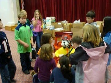 Patches Helps with Food Drive